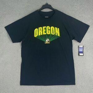 Captivating Oregon Ducks crew neck short sleeve T-shirt men’s Large pullover